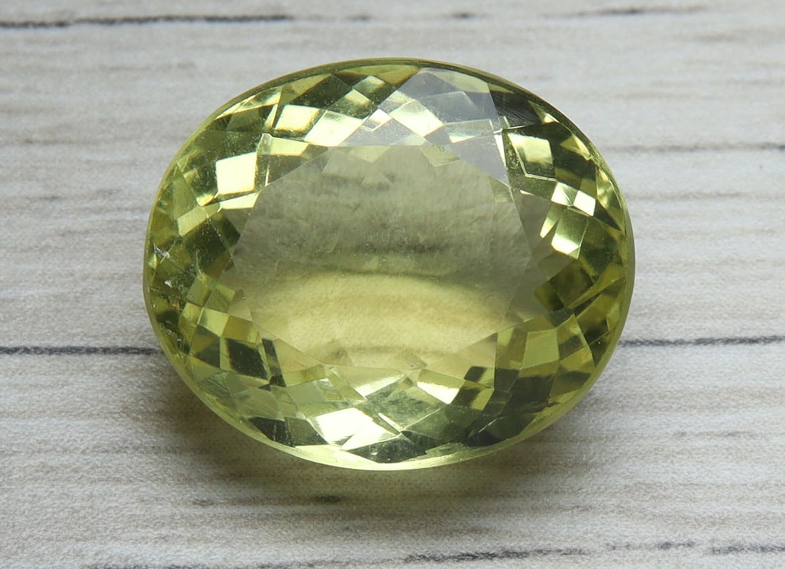 Fabulous " Natural Lemon Quartz " 13.57 cts Natural Lemon Quartz: No Reserve! Title: Fabulous " Natural Lemon Quartz " 13.57 cts Natural Lemon Quartz Additional Information: Gemstone: Natural Lemon Quartz Origin: Africa Weight : 13.57 carats Measurements: 16.28x13.6