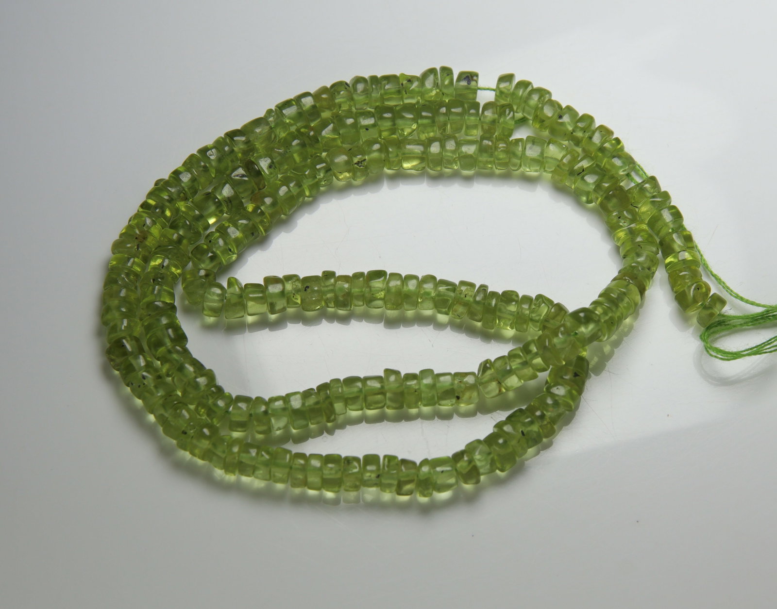 Gorgeous " Natural Peridot " 64.53 Cts Natural Peridot: No Reserve! Title: Gorgeous " Natural Peridot " 64.53 Cts Natural Peridot Additional Information: Gemstone : Natural Peridot Weight : 64.53 carat Shape : Beats Cabochan Dimensions : 4x4 mm Color : Gre