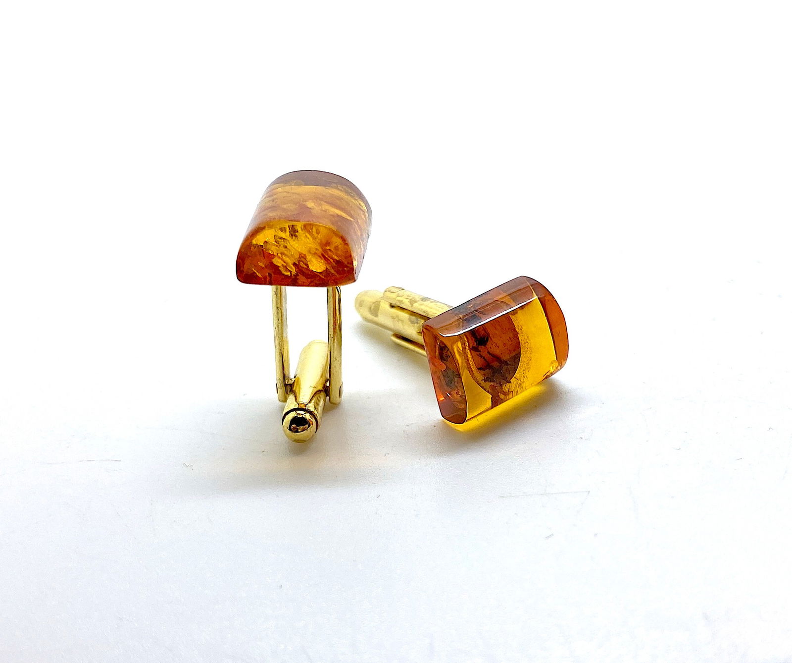 Unique and Impressive Amber Cufflinks (1 of 6)
