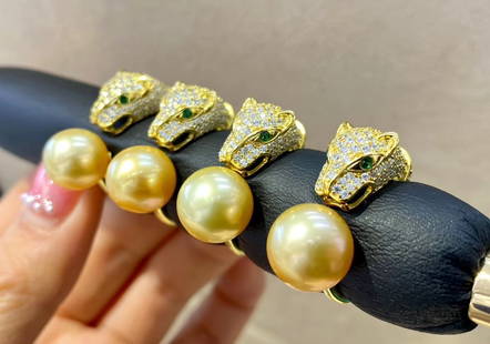 S925 sterling silver gold pearl leopard ring: S925 sterling silver gold pearl leopard ring. 10-11mm natural gold pearl, bright and delicate skin, tea gold color, brilliant golden light, finely crafted silver open ring Reserve: $260.00 Shipping: D