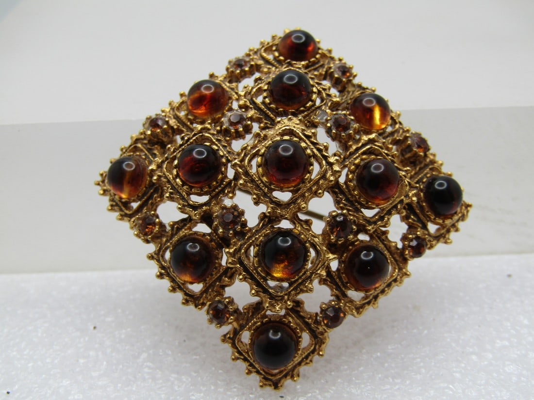 Vintage Brown Glass Tiered Brooch, Signed Lisner, 1960's-1970's (1 of 4)