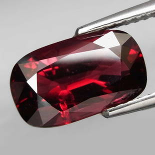 Natural Red Rhodolite Garnet 3.77 ct: Title: Natural Red Rhodolite Garnet- 3.77 ct 1,2Color Clarity: red vsCarat Weight: 3 77 ctSize/Dimension: 11,4x6,7x5Origin: tanznia Reserve: $90.00 Shipping:Domestic: Flat-rate of $12.00 to