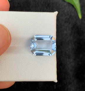 Stunning Intense Blue Nigerian Aquamarine, Faceted Emerald Cut Aquamarine, Top Quality Gem, 4.50 CTS: Materials: Gem type: Aquamarine Carat weight: 4.50 Description Stunning Intense Blue Nigerian Aquamarine, Faceted Emerald Cut Aquamarine, Top Quality Gem, 4.50 CTS Aquamarine for Jewelry, Origin Niger