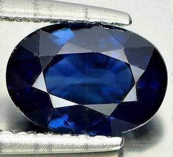 Natural Sapphire Oval Cut: Title: Natural Sapphire Oval Cut Gemstones: Sapphire Carat Weights: 0,70 approx. Size/Dimensions: 5,6 x 4,3 mm approx. Additional Information: Natural Sapphire Heated. Transparency: transparent with