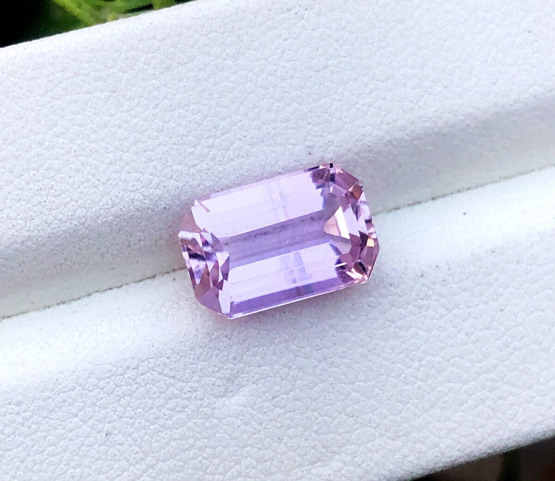 Kunzite, 4.95 cts Fancy Cut Natural Pink Kunzite Gemstone From Afghanistan: Kunzite, 4.95 cts Fancy Cut Natural Pink Kunzite Gemstone From Afghanistan - Item NR1043 Dimension 12 x 8 x 6 mm .... Weight 4.95 Carats .... No Treatment Natural Gemstone .... Reserve: $20.00 Shippin
