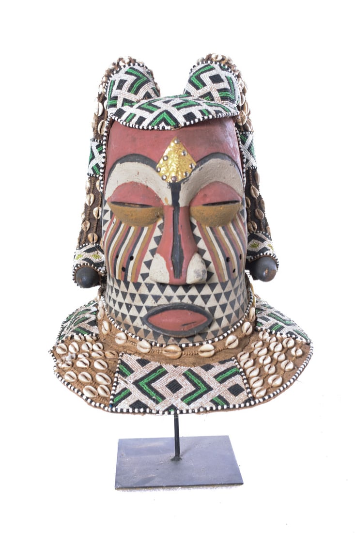 Helmet Mask - Beads, Cauris, Wood - Nyet - Kuba - Congo (1 of 8)
