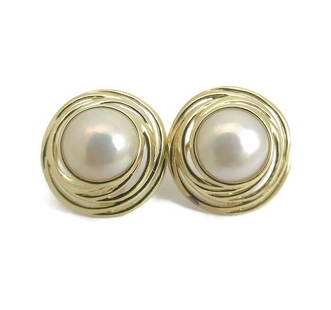 Vintage Japanese Pearl Large Swirl Button Stud Earrings 14K Yellow Gold, 13.3 Gr: Vintage Japanese Pearl Large Swirl Button Stud Earrings 14K Yellow Gold, 13.3 Gr These are beautiful vintage earrings that will look great on any ears. Please let us know if you have any questions. Pe