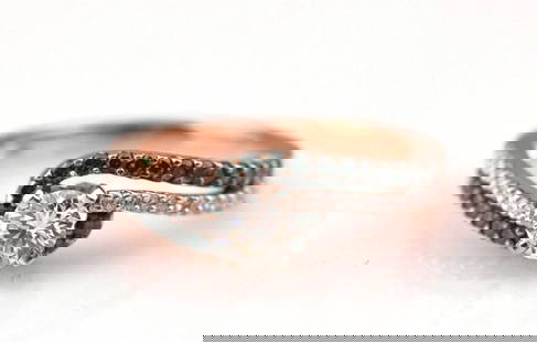Estate $4500 14K Rose Gold Blue & White Diamond Ring R2633: Title: Estate $4500 14K Rose Gold Blue & White Diamond Ring R2633 Description: 14K Rose Gold Blue & White Diamond Ring Ring size 6-3/4 Ring contains 26 full cut blue diamonds (0.30 carat weight) Ring