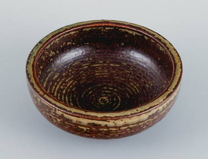 Kresten Bloch for Royal Copenhagen, bowl in stoneware with sung glaze.: Kresten Bloch for Royal Copenhagen, bowl in stoneware with sung glaze. 1957. Marked. First factory quality. Dimensions: D 14.7 x H 5.5 cm. Reserve: $252.00 Shipping: Domestic: Shipping rates are deter