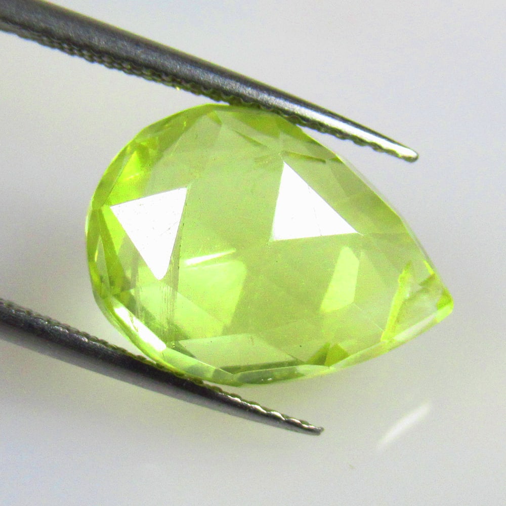 9.21 Ctw Natural Lemon Quartz Pear Beads: No Reserve! Title: 9.21 Ctw Natural Lemon Quartz Pear Beads Stone Clarity: Transparent Gemstones: Natural Lemon Quartz Beads Carat Weights: 9.21 Size/Dimensions: 15.80 x 11.40 x 7.90 mm Additional Inf