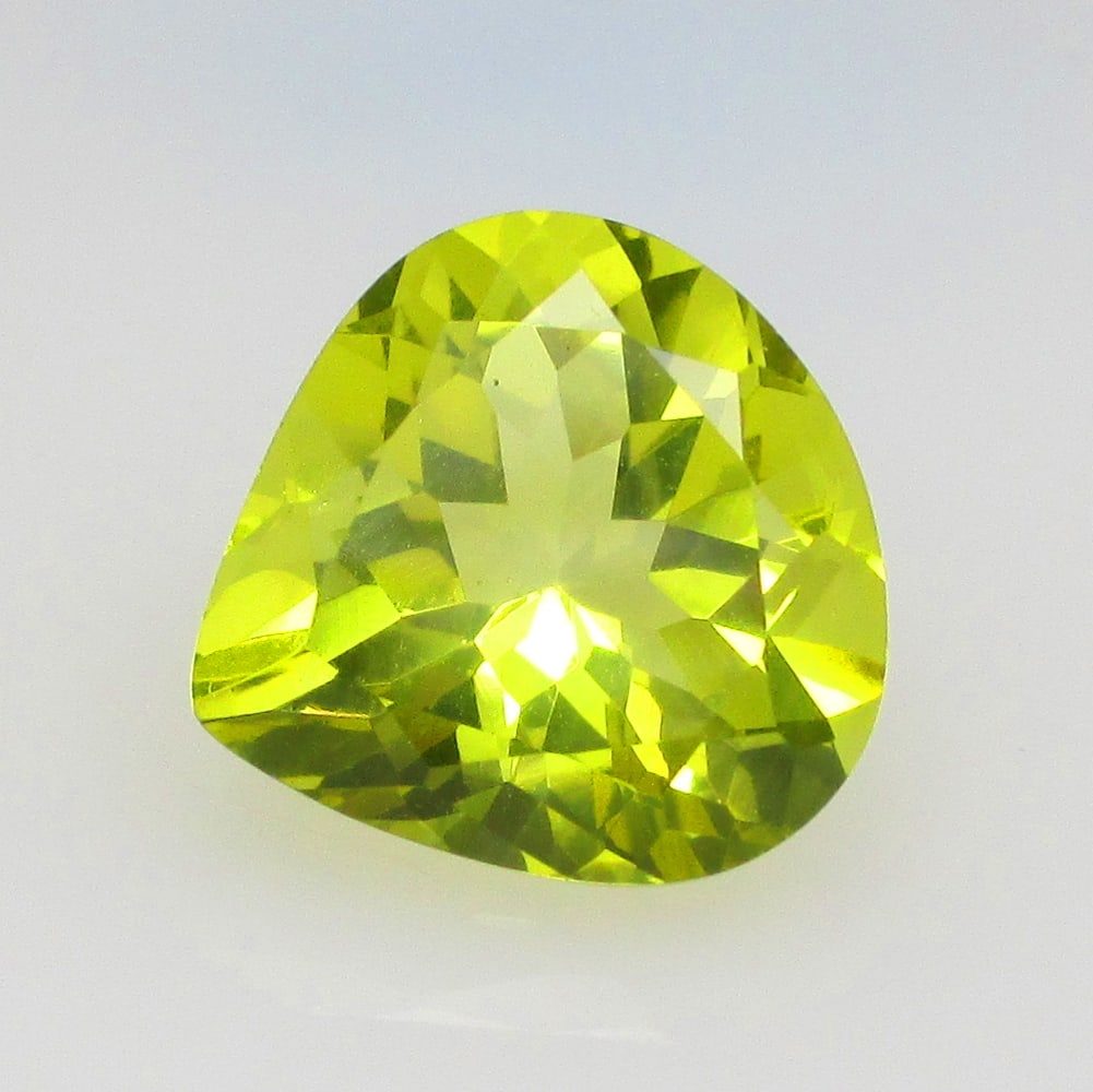 5.02 Ctw Natural Lemon Quartz Pear Cut: No Reserve! Title: 5.02 Ctw Natural Lemon Quartz Pear Cut Stone Clarity: VVS Gemstones: Natural Lemon Quartz Carat Weights: 5.02 Size/Dimensions: 12.00 x 12.00 x 7.40 mm Additional Information: Good L