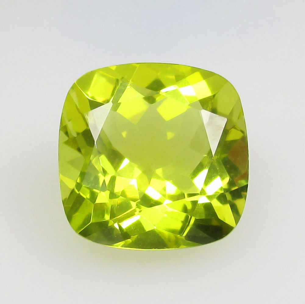 10.69 Ctw Natural Lemon Quartz Cushion Cut: No Reserve! Title: 10.69 Ctw Natural Lemon Quartz Cushion Cut Stone Clarity: VVS Gemstones: Natural Lemon Quartz Carat Weights: 10.69 Size/Dimensions: 14.70 x 14.20 x 8.90 mm Additional Information: G
