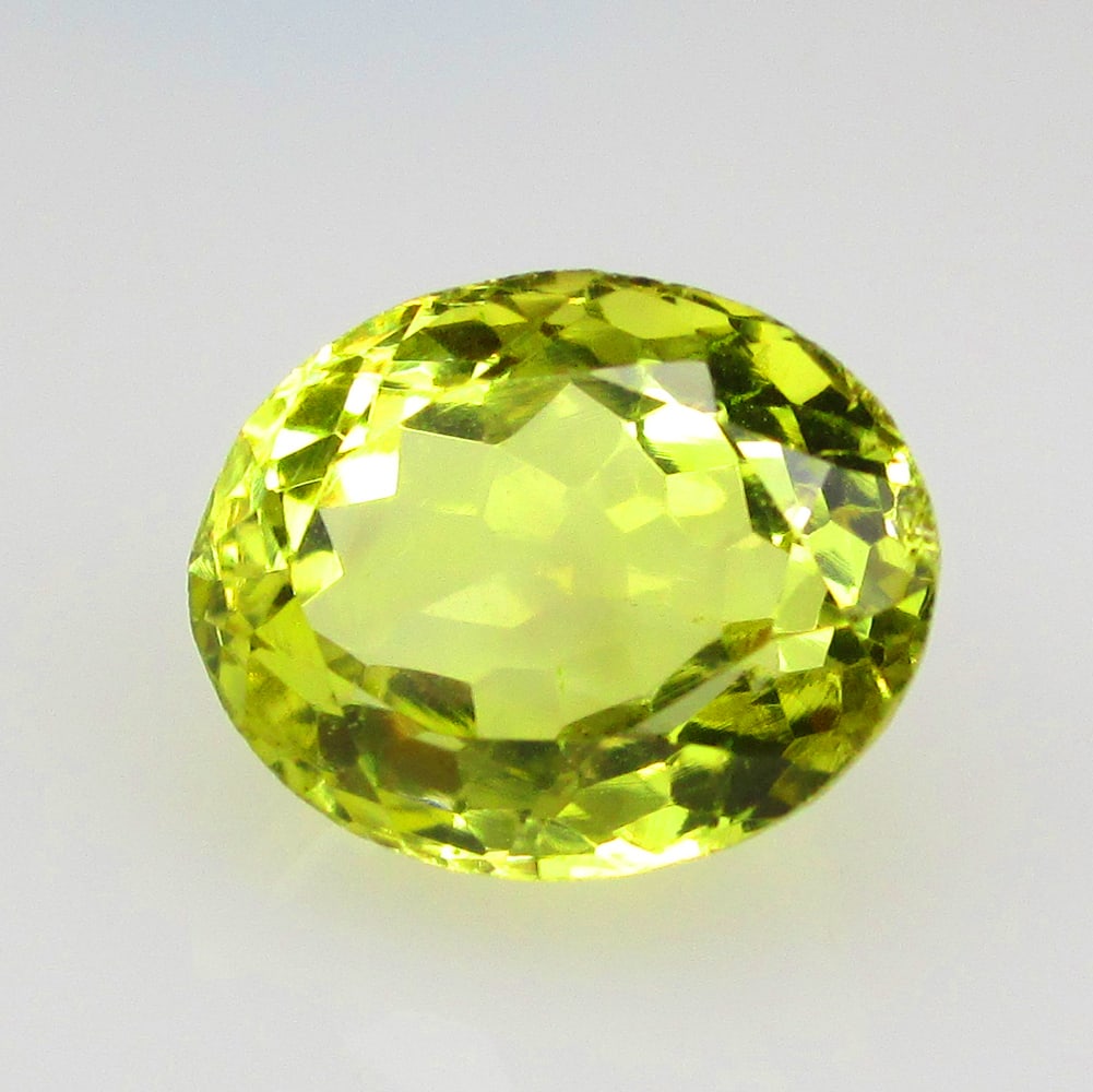 8.06 Ctw Natural Lemon Quartz Oval Cut: No Reserve! Title: 8.06 Ctw Natural Lemon Quartz Oval Cut Stone Clarity: VVS Gemstones: Natural Lemon Quartz Carat Weights: 8.06 Size/Dimensions: 13.80 x 11.10 x 8.60 mm Additional Information: Good L