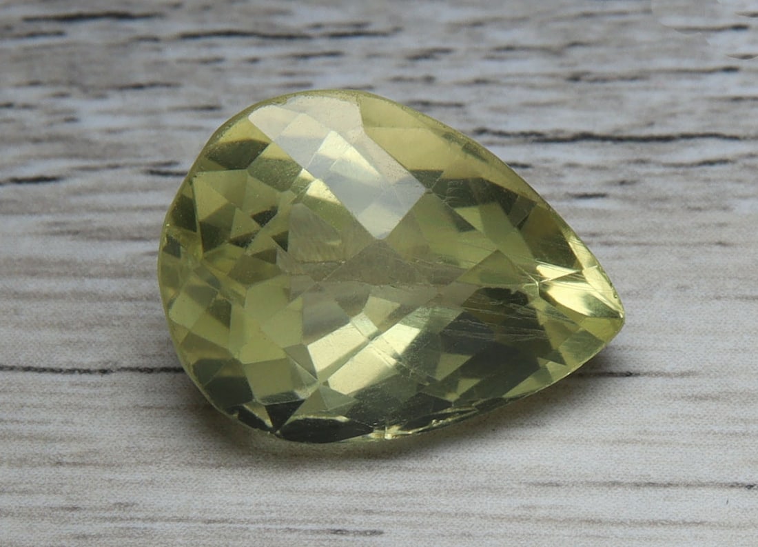 Stunning " Natural Lemon Quartz " 12.28cts Natural Lemon Quartz: No Reserve! Title: Stunning " Natural Lemon Quartz " 12.28cts Natural Lemon Quartz Additional Information: Gemstone: Natural Lemon Quartz Origin: Africa Weight : 12.28 carats Measurements: 17.70x13.26