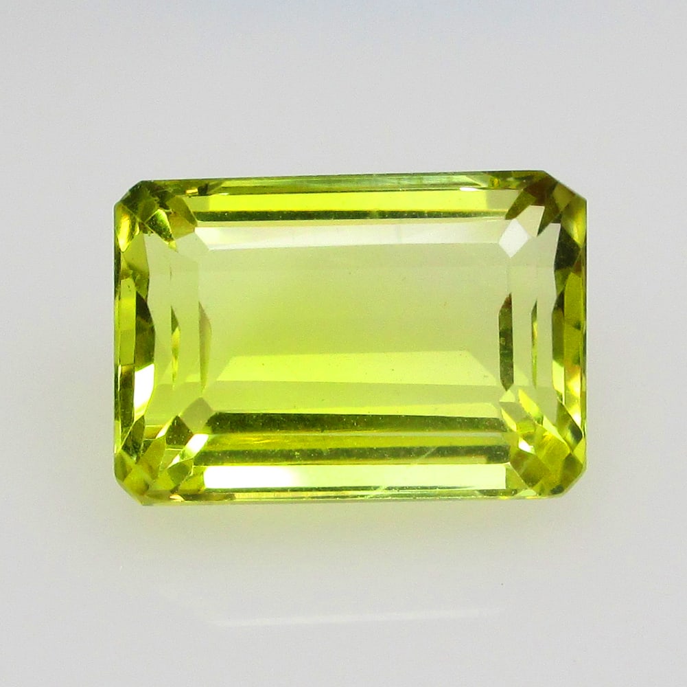 8.38 Ctw Natural Lemon Quartz Octagon Cut: No Reserve! Title: 8.38 Ctw Natural Lemon Quartz Octagon Cut Stone Clarity: VVS Gemstones: Natural Lemon Quartz Carat Weights: 8.38 Size/Dimensions: 14.30 x 10.00 x 7.00 mm Additional Information: Goo