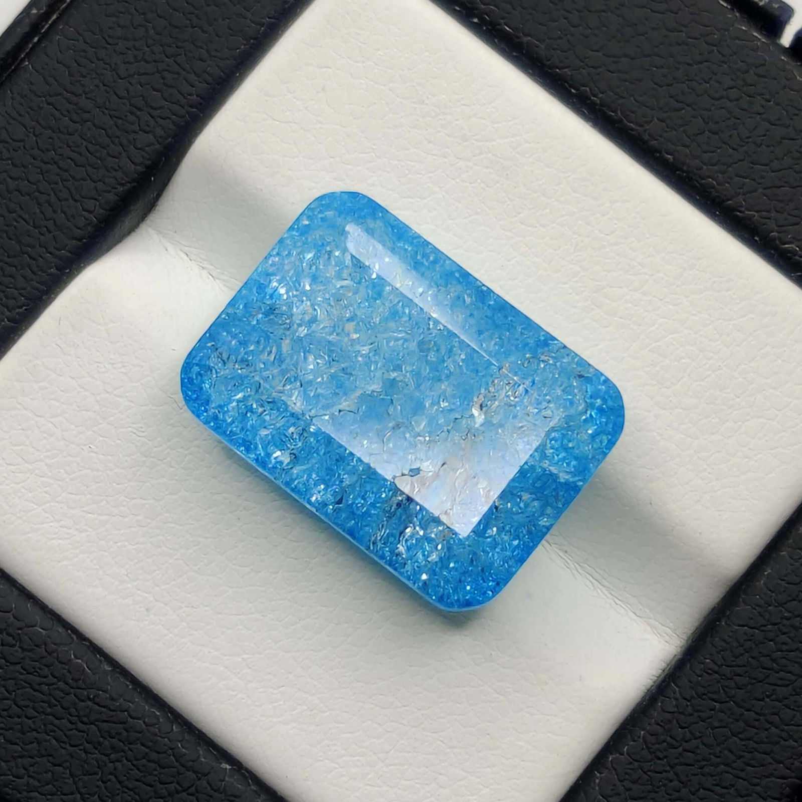 16.50 ct Rare Natural Blue Crackled Quartz (1 of 2)