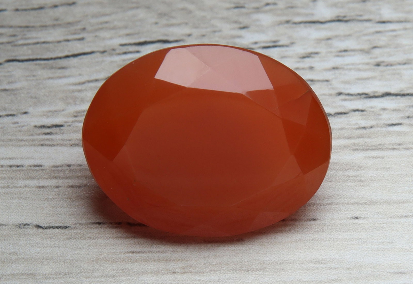 Lovely " Natural Carnelian " 22.55 Cts Natural Carnelian: No Reserve! Title: Lovely " Natural Carnelian " 22.55 Cts Natural Carnelian Additional Information: Gemstone : Natural Carnelian Weight : 22.55 carat Shape : Oval Cut Dimensions : 20.38x15.95x12.49 mm
