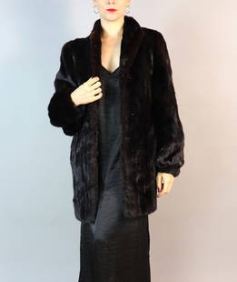 BLACK & BROWN MINK FUR JACKET EU: XL ; US: 20: Title: BLACK & BROWN MINK FUR JACKET EU: XL ; US: 20Dimension: Aproximate size- EU: XL; US: 20 : Important details: Length: 85cm/33.46in -Shoulders width:45cm/17.72in -Sleeve Length:64cm/25.2in -Bust