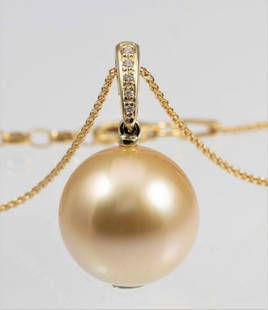 14x15mm Large Golden South Sea Pearl - 14 kt. Yellow gold - Necklace with pendant - 0.04 ct: Title: 14x15mm Large Golden South Sea Pearl - 14 kt. Yellow gold - Necklace with pendant - 0.04 ctDescription: Emerging from the warm oceans of Australia, this huge South Sea pearl has a natural