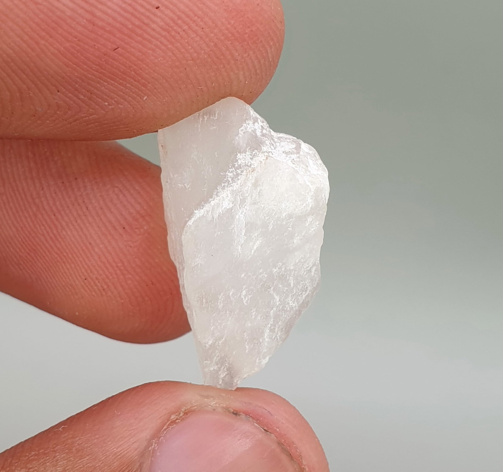 Natural Unheated~White Moon Stone Rough: Title: Natural Unheated~White Moon Stone Rough Color/Clarity: White Gemstone Type: Rough Weight: 10.55 Cts Dimensions: 21x11x7 mm Reserve: $1.00 Shipping: Domestic: Flat-rate of $35.00 to anywhere wit