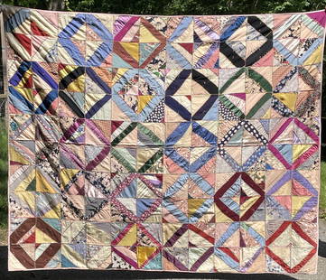 ANTIQUE PATCHWORK QUILT: Title: ANTIQUE PATCHWORK QUILT Date/Period: APPROX 1930-50'S Dimension: APPROX 82.5 X 70 Material: fabric Additional Information: ANTIQUE PATCHWORK QUILT Shipping: Domestic: Flat-rate of $19.00 to any
