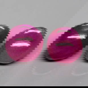 3,12 cts Natural Pair of Hexagon Ruby Cabochon: Title: 3,12 cts Natural Pair of Hexagon Ruby Cabochon Gemstones: Ruby Carat Weight: 2,12 Size/Dimension: 5.4 x 5.4 x 4.6 mm Additional Information: Transparency: translucent with inclusions. The photo