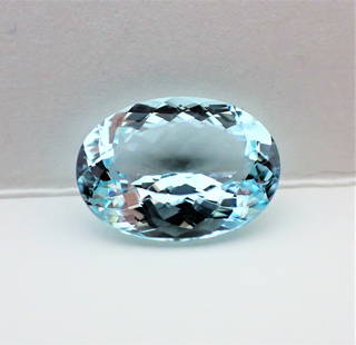 Aquamarine Certified - 5.70 ct: Title: Aquamarine Certified - 5.70 ct Metal Purity: Natural, Certified Gemstones: Aquamarine Carat Weights: 5.70 ct Size/Dimensions: 14.35 x 10.68 x 6.49 mm Additional Information: Natural Certified A