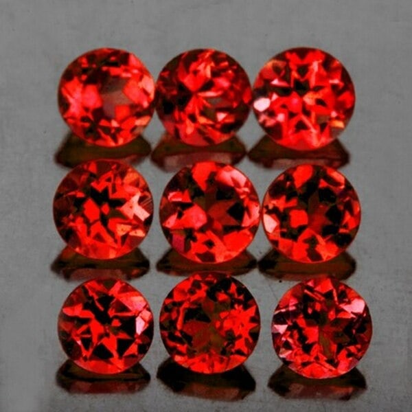 4.00 mm Round Machine cut 9 pcs Natural Red Mozambique Garnet [IF-VVS] (1 of 2)