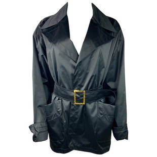 Vintage Chanel Boutique Navy Rain Coat Jacket: Title: Vintage Chanel Boutique Navy Rain Coat JacketDescription: Product details: The coat is designed by Chanel, it features navy color, collar, large side pockets, belted detail with gold plated