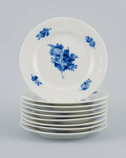 A set of nine Blue Flower Braided cake plates from Royal Copenhagen.: A set of nine Blue Flower Braided cake plates from Royal Copenhagen. Model 10/8092 1966. Marked. In perfect condition. First factory quality. Dimensions: D 16.0 cm. Reserve: $224.00 