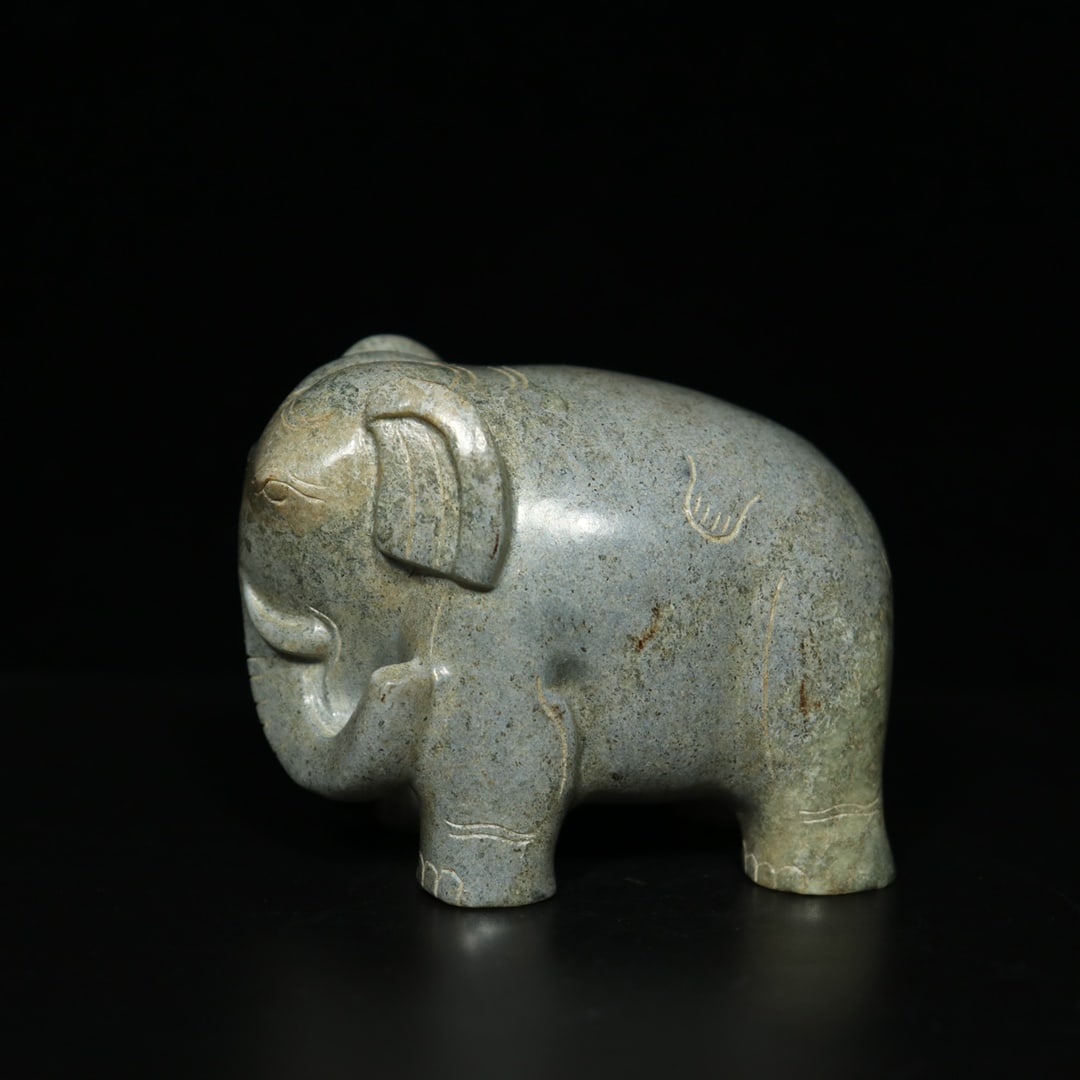 Chinese Hetian Jade Elephant Statue (1 of 9)