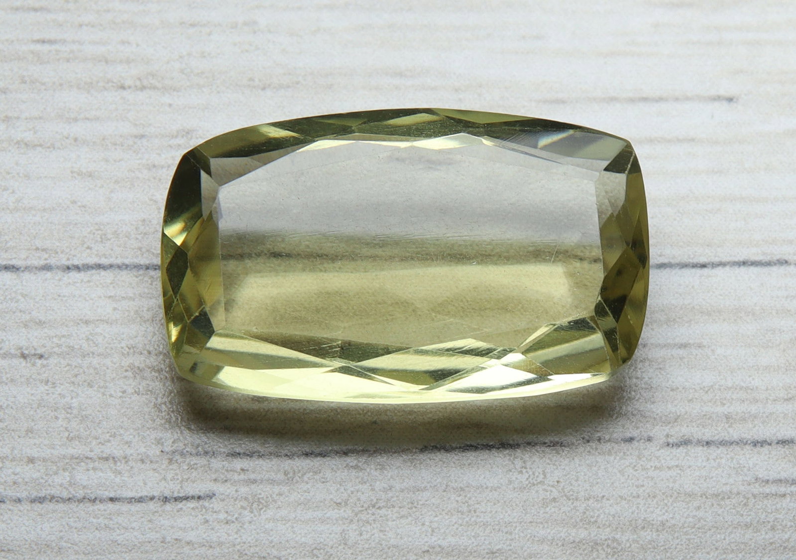 Delightful " Natural Lemon Quartz " 11.16 cts Natural Lemon Quartz: No Reserve! Title: Delightful " Natural Lemon Quartz " 11.16 cts Natural Lemon Quartz Additional Information: Gemstone: Natural Lemon Quartz Origin: Africa Weight : 11.16 carats Measurements: 20.23x12