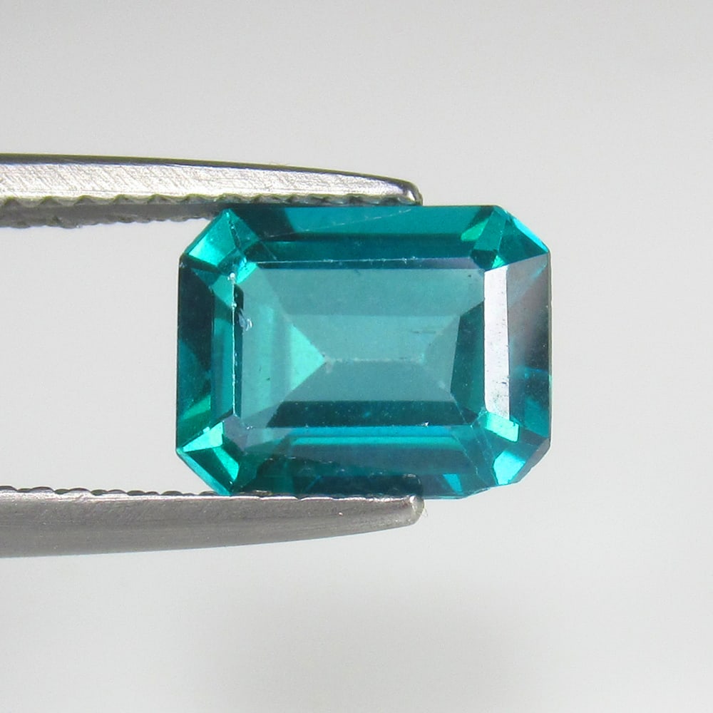 2.58 Ct - Natural Neon Green Topaz (1 of 2)
