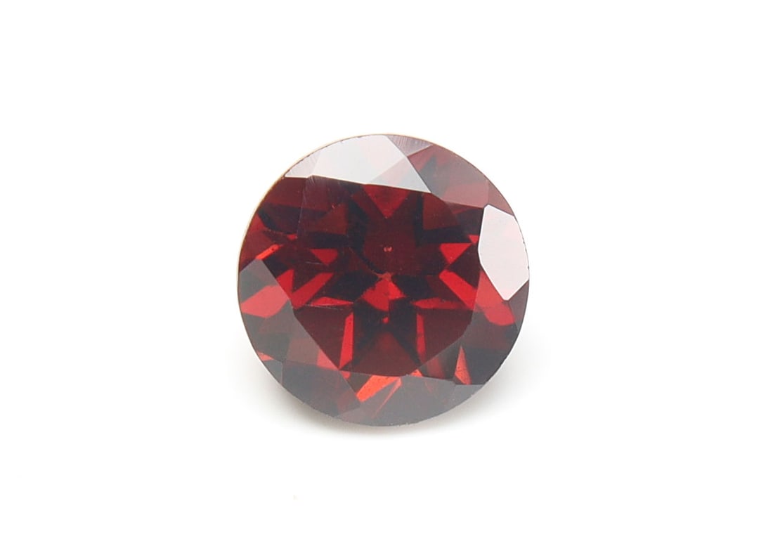 Beautiful " Natural Pyrope Almandine Garnet " 1.78 Cts Natural Pyrope Almandine Garnet: No Reserve! Title: Beautiful " Natural Pyrope Almandine Garnet " 1.78 Cts Natural Pyrope Almandine Garnet Additional Information: Gemstone : Natural Almandine Garnet Shape and cut : Round Cut Origin :