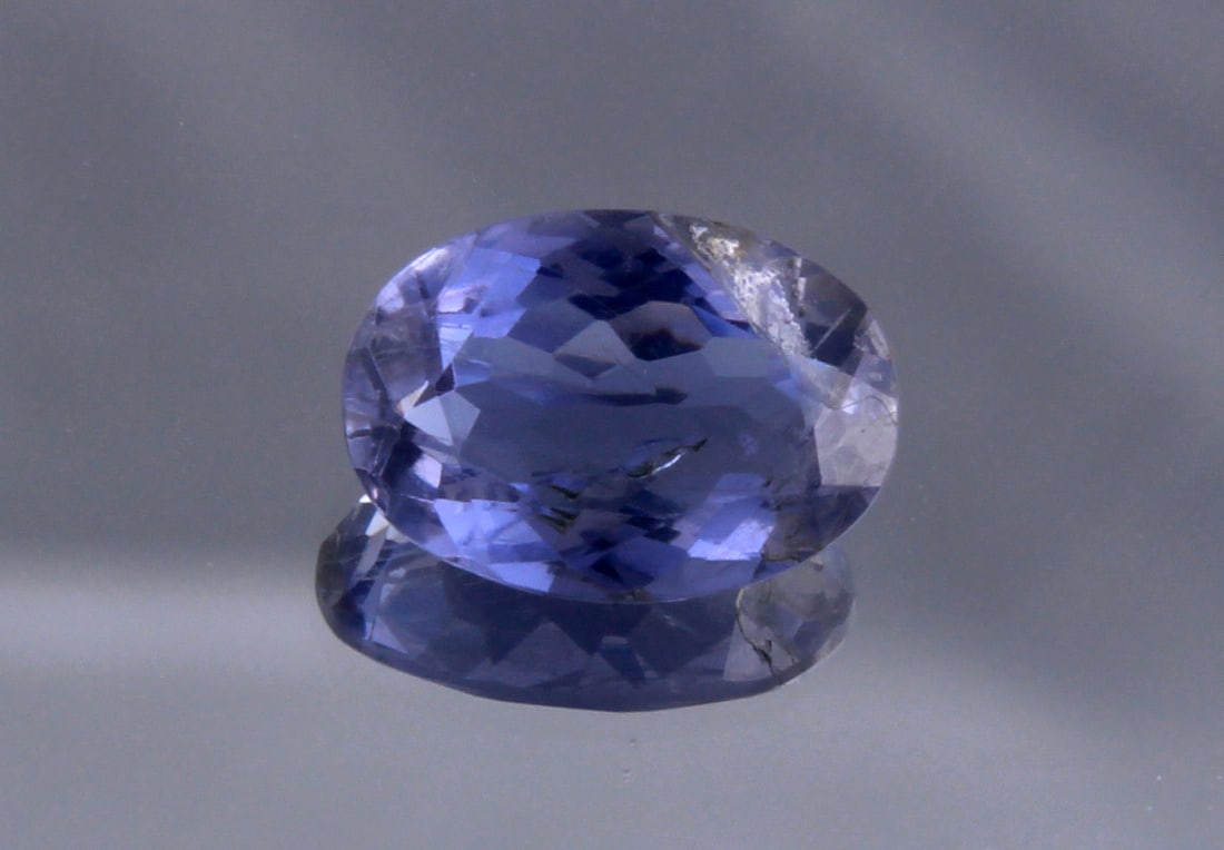 Lovely " Natural Iolite Violet " 2.09 Cts Natural Iolite (1 of 5)