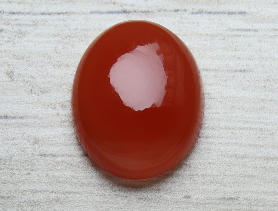 Delightful " Natural Carnelian " 9.03 Cts Natural Carnelian: No Reserve! Title: Delightful " Natural Carnelian " 9.03 Cts Natural Carnelian Additional Information: Gemstone : Natural Carnelian Weight : 9.03 carat Shape : OVal Cabochon Dimensions : 16.34x13.09x5