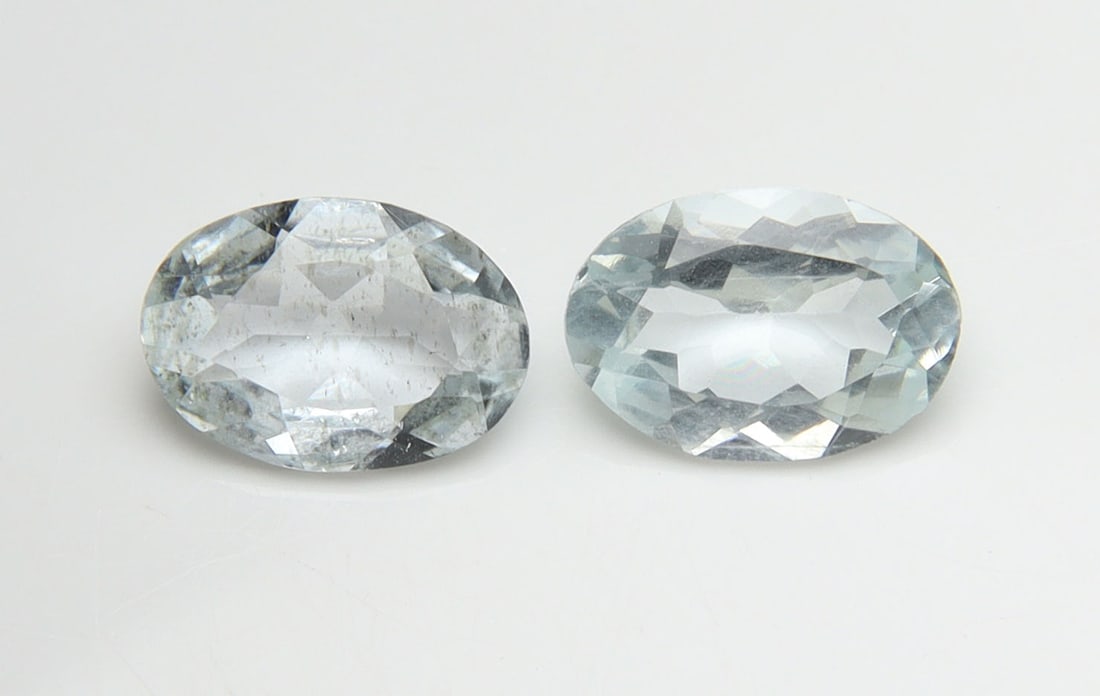 Stunning " Natural Aquamarine " 1.10 Cts Natural Aquamarine Pair: No Reserve! Title: Stunning " Natural Aquamarine " 1.10 Cts Natural Aquamarine Pair Additional Information: Gemstone : Natural Aquamarine Origin : Australia Weight : 1.10 carats Dimensions : 7x5 mm, S