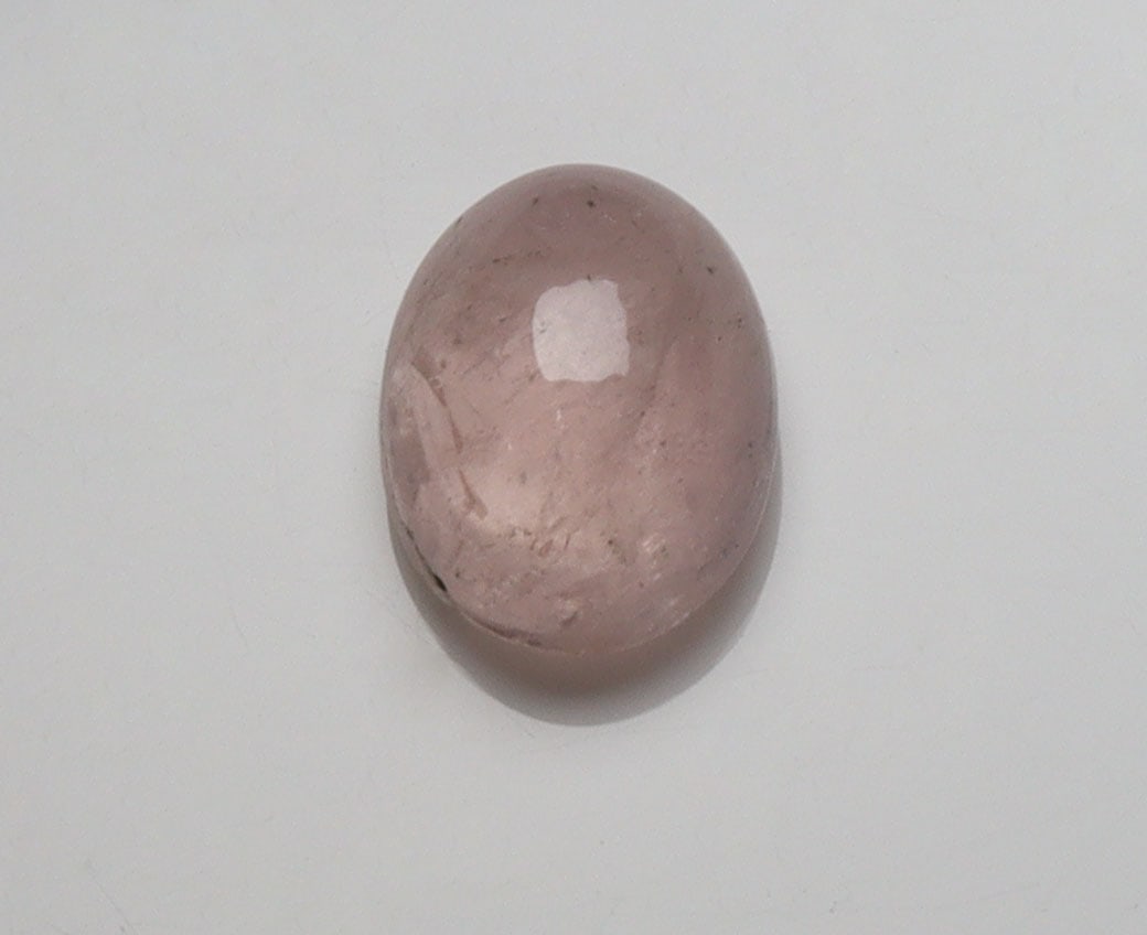 Lovely " Natural Morganite " 3.04 cts Natural Morganite: No Reserve! Title: Lovely " Natural Morganite " 3.04 cts Natural Morganite Additional Information: Gemstone : Natural Morganite Shape and Cut : Oval Cabochon Weight : 3.04 carats Measurements : 9.69x7