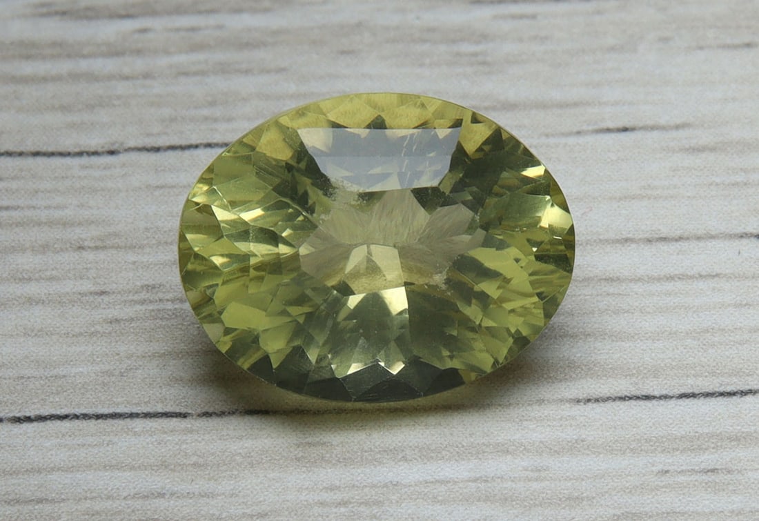 Beautiful " Natural Lemon Quartz " 8.87 cts Natural Lemon Quartz: No Reserve! Title: Beautiful " Natural Lemon Quartz " 8.87 cts Natural Lemon Quartz Additional Information: Gemstone: Natural Lemon Quartz Origin: Africa Weight : 8.87 carats Measurements: 14.85x11.57