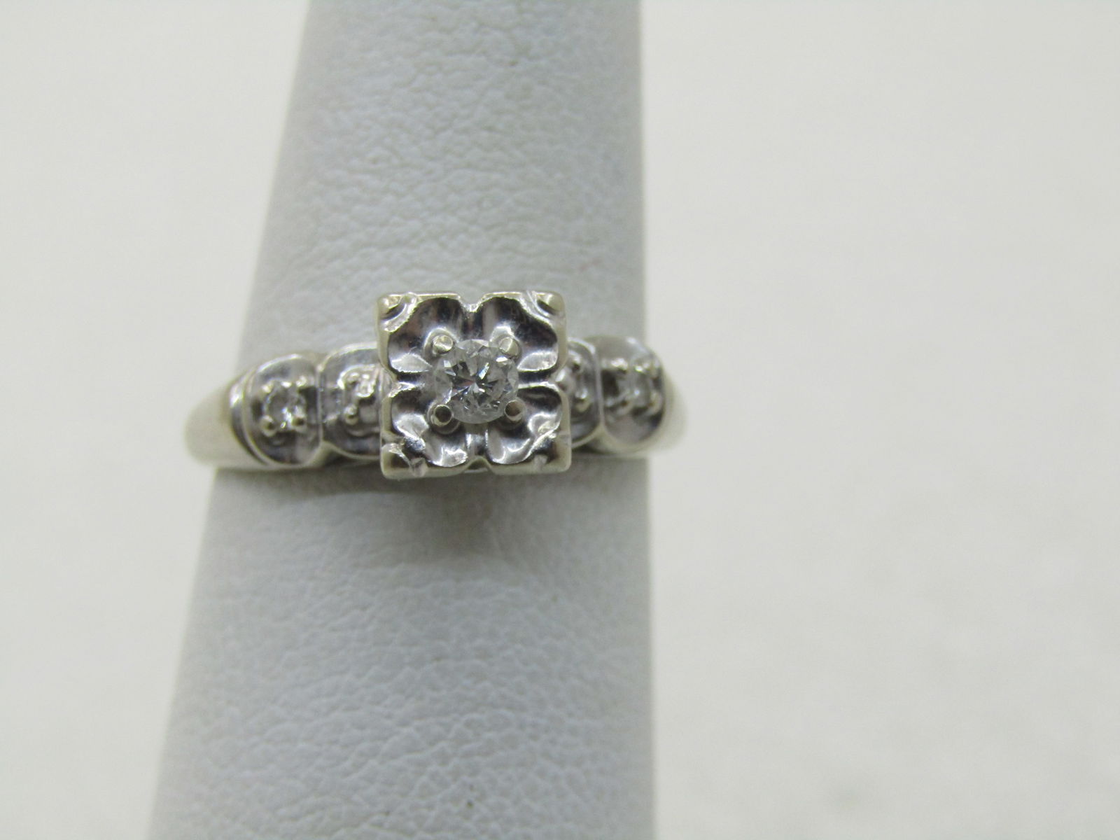 Vintage illusion engagement ring deals