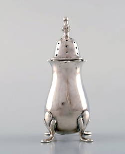 English pepper shaker in silver. Late 19th century. From large private collection.: Title: English pepper shaker in silver. Late 19th century. From large private collection.Description: English pepper shaker in silver. Late 19th century. From large private collection. Large