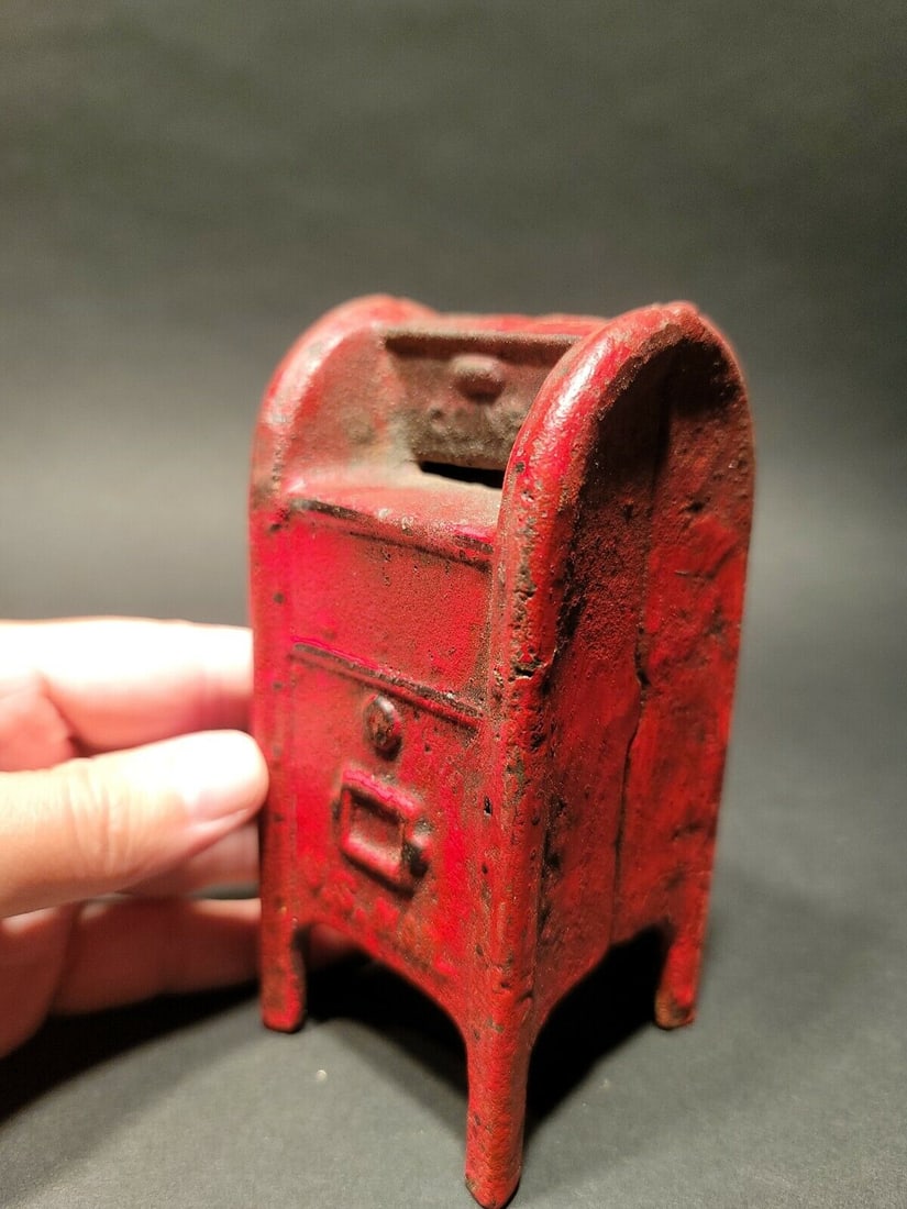 Red US Mail Box Cast Iron Coin Bank (1 of 12)