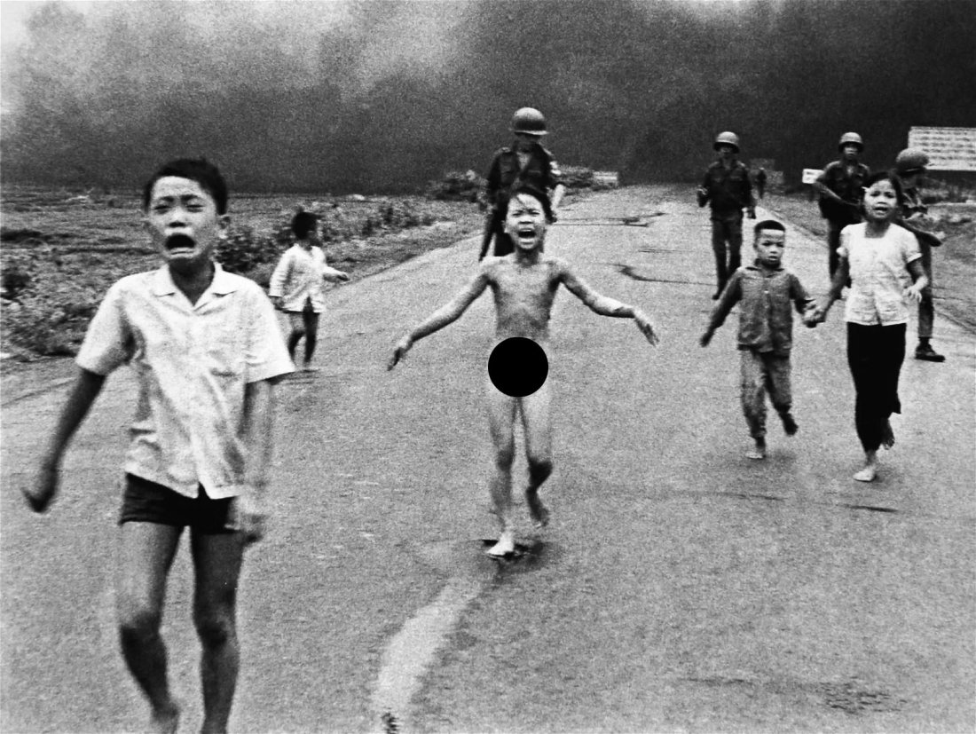 Nick Ut - Vietnam, 8 June 1972, Phan Thi Kim Phuc (1 of 2)