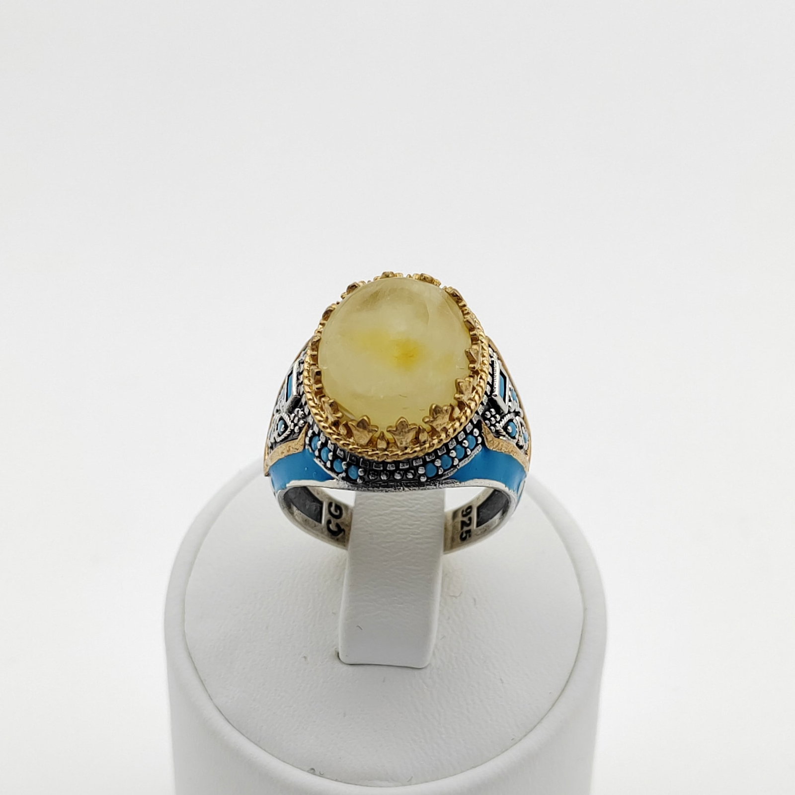 925 Silver Men's Ring with Baltic Amber: Title: 925 Silver Men's Ring with Baltic Amber Additional Information: 925 Silver Men's Ring with Baltic Amber -Weight:12.5g -Size: US Size 9.25 (19.25mm) With Gift Box Express Shipping.Carrier:DHL Ex