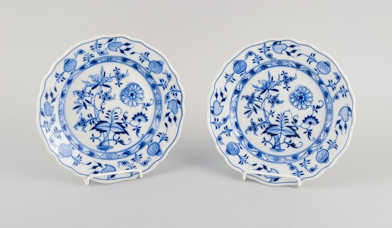 Stadt Meissen, two plates - Blue Onion pattern. (1 of 3)