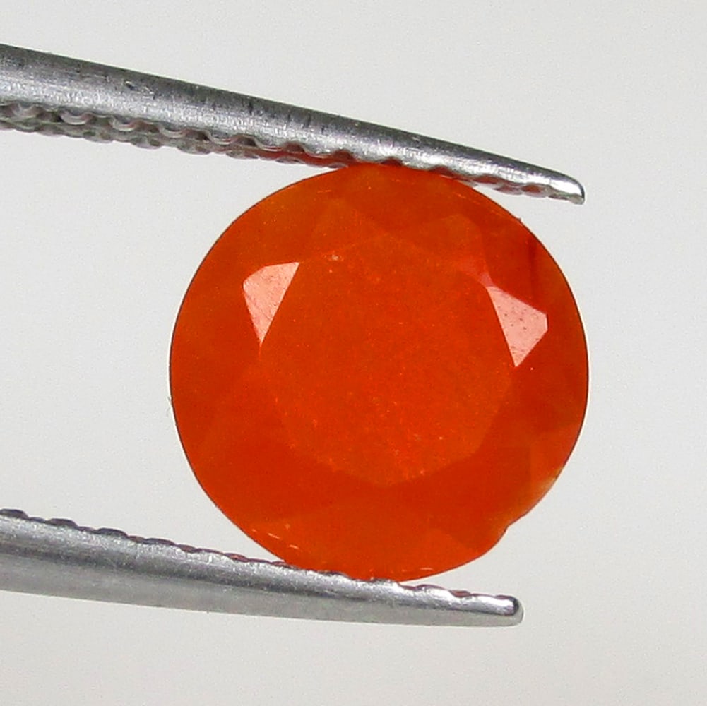1.00 Ctw Natural Orange Carnelian Round Cut: No Reserve! Title: 1.00 Ctw Natural Orange Carnelian Round Cut Stone Clarity: Semi-Transparent Gemstones: Natural Carnelian Carat Weights: 1.00 Size/Dimensions: 7.30 x 7.30 x 3.60 mm Additional Inform