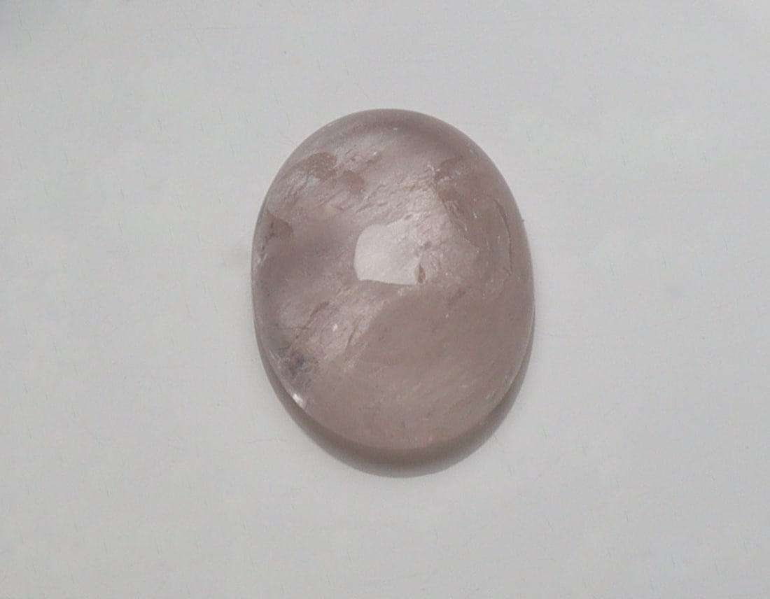 Stunning " Natural Morganite " 3.79 cts Natural Morganite: No Reserve! Title: Stunning " Natural Morganite " 3.79 cts Natural Morganite Additional Information: Gemstone : Natural Morganite Shape and Cut : Oval Cabochon Weight : 3.79 carats Measurements : 11.6