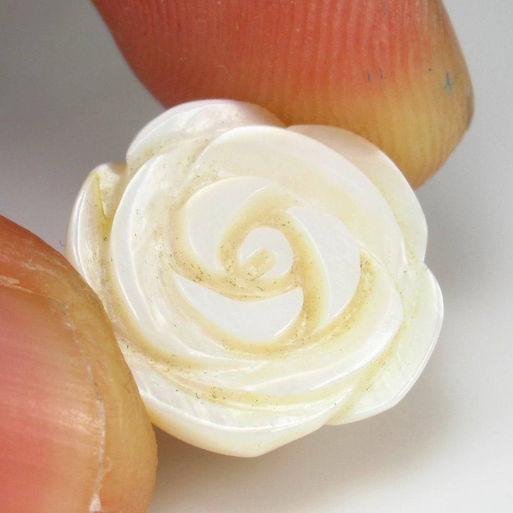 Natural Shell Carving- 4.93 Ct (1 of 2)