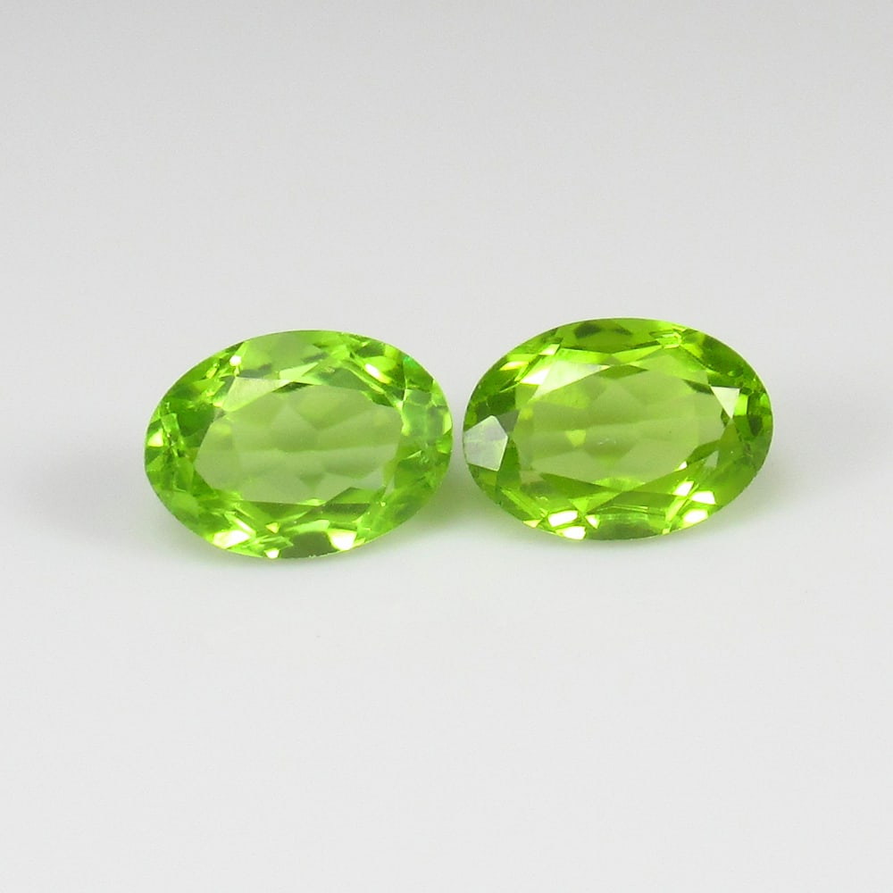 Natural Green Peridot Pair - 2.09 Ct (1 of 2)