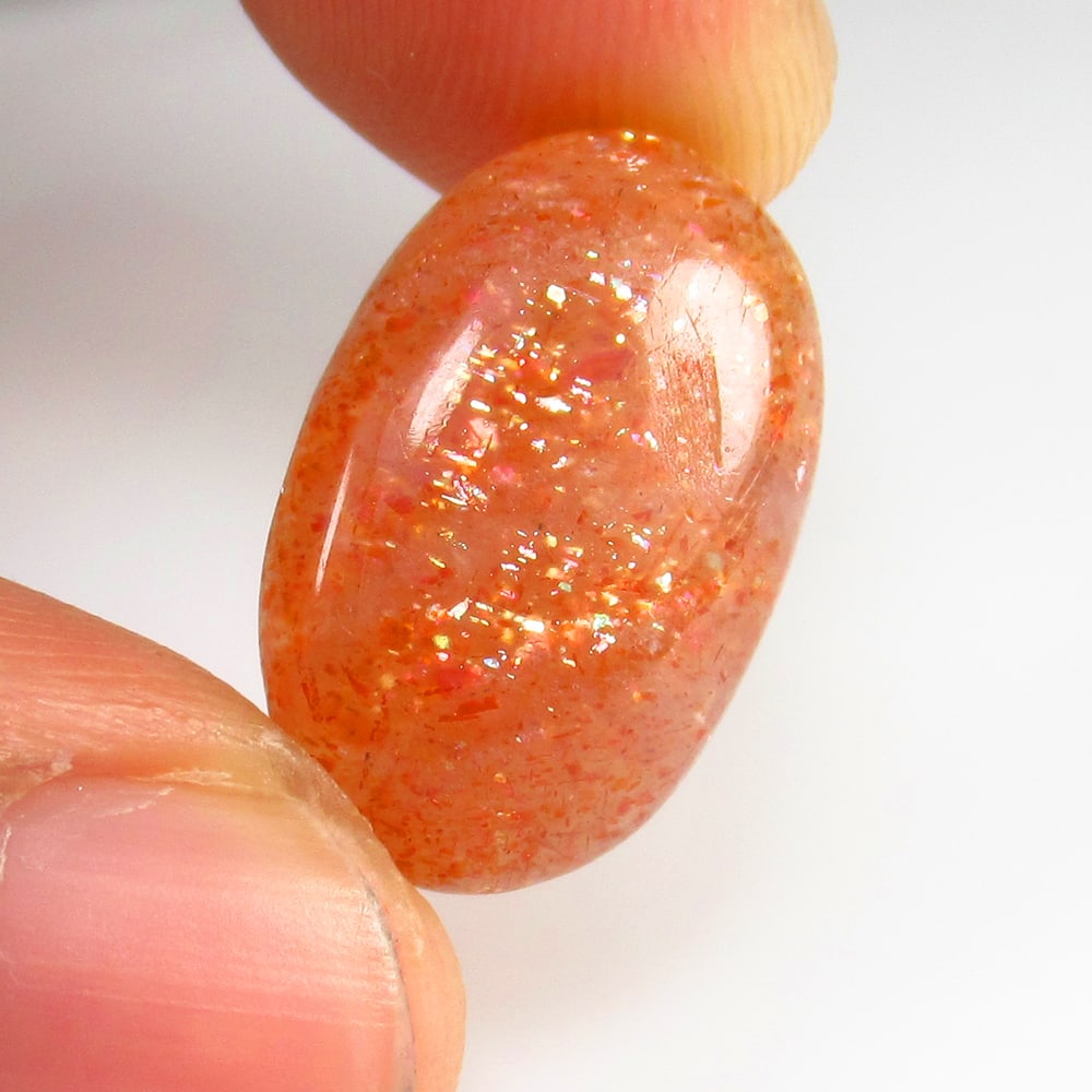 10.62 Ct - Natural Sunstone: No Reserve! Title: 10.62 Ct - Natural Sunstone Additional Information: Gemstone Gemstones: Sunstone Carat Weights: 10.62 Size/Dimensions: 19.5 x 13.0 x 5.2 mm Additional Information: Pieces : 1 No's /